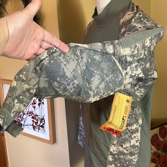 MASSIF Size Small Army ACU Camouflage  Flame Resistant Army Combat Shirt ACS NEW - Picture 13 of 14